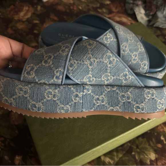 Gucci Platform slides! - Picture 1 of 6